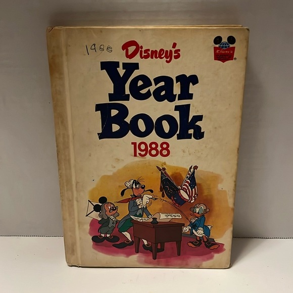 1988 Disney year book - Picture 1 of 7